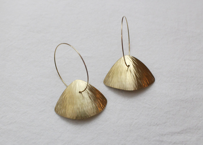 TEXTURED PIECES.  EARRING 03