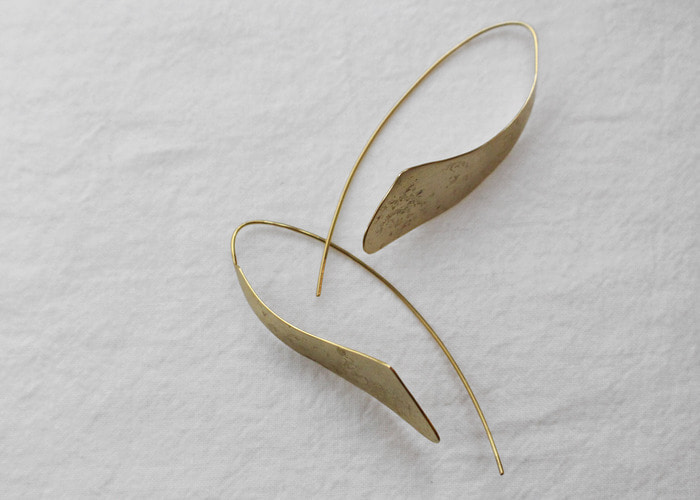 TEXTURED PIECES.  EARRING 04
